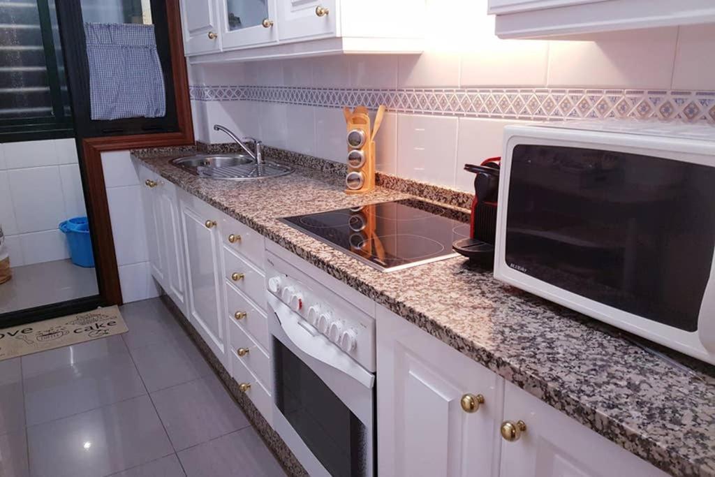 Apartamento Completo Con Parking Privado Y Wifi En San Roque Vigo Exterior photo